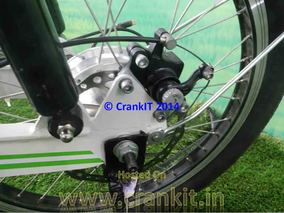 Simpel E250 e-moped rear disc brake