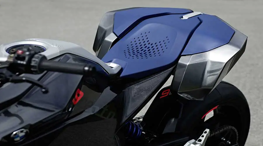 BMW Motorrad concept 9cento case system